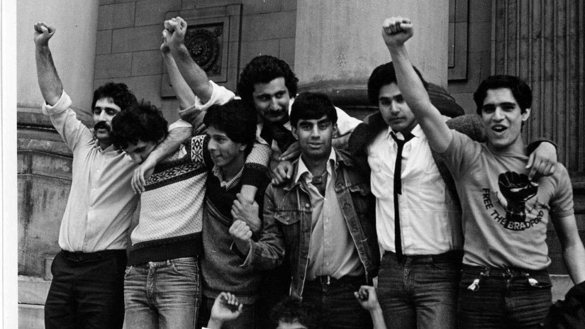 عرض وثائقي "تمرد" في لندن يعيد سرد محاكمة برادفورد التاريخية