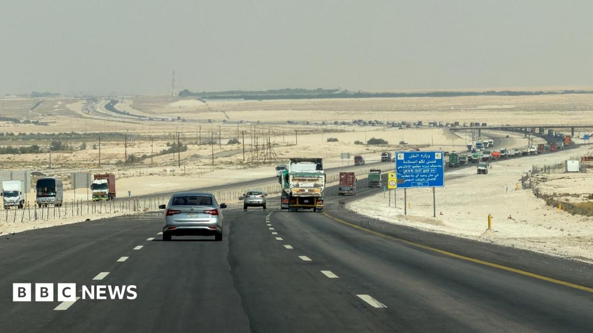 الحوثيون يواصلون ضرباتهم على المطارات السعودية واليمنية
